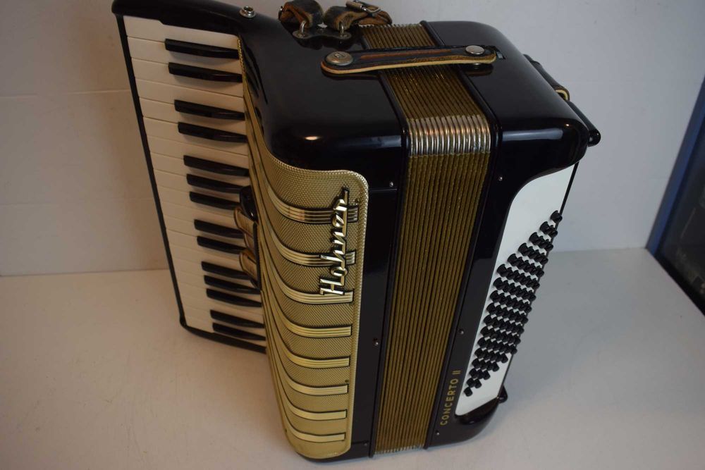 Acordea Hohner Concerto II 2 voz 72 Baixos, N . 353