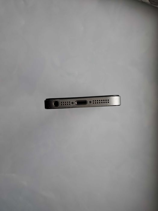 iPod 5s. 16Gb Black bypass  б/у.