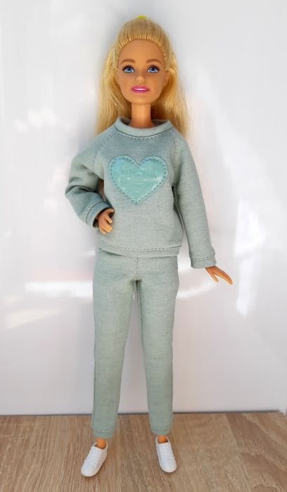 Спортивный костюм для ляльки Барбі
