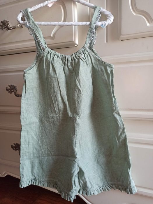 Macacão curto 8 anos ( pequeno)