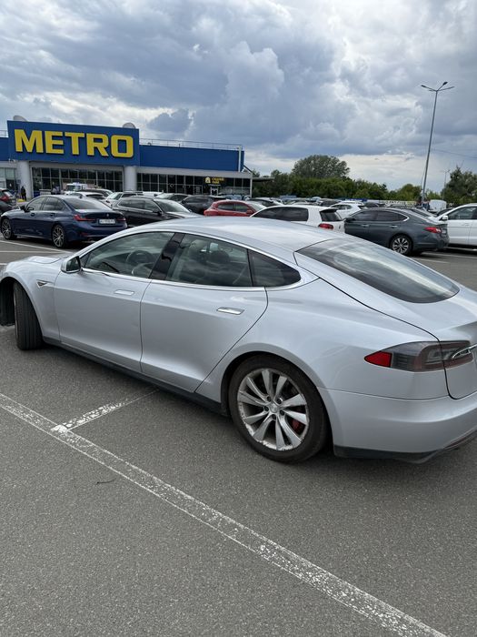 Tesla Model S 75 kwt 2013 г