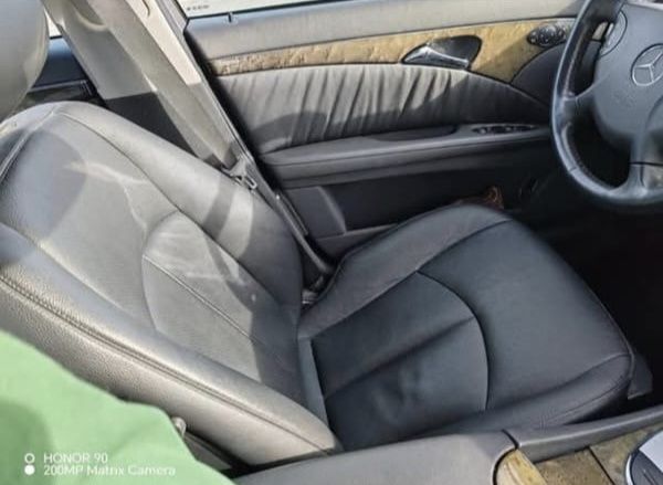Mercedes Benz e 220