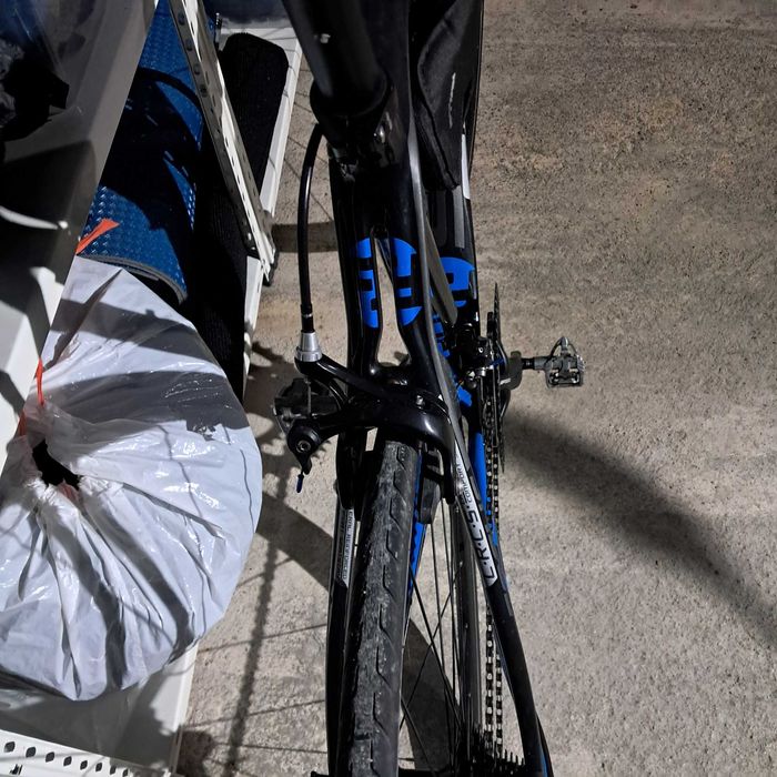 Bicicleta de estrada em carbono
