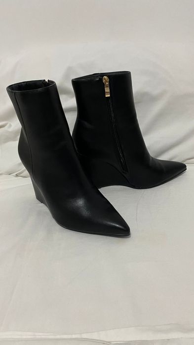 Botas como novas usadas duas vezes tamanhos 36/37/38