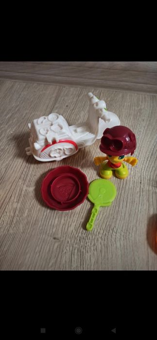 Zestaw Play-Doh plus pudełko
