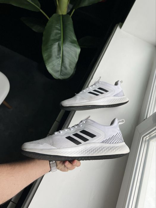 Оригінал! Взуття Adidas (47 розмір, 30,5 см по устілці)