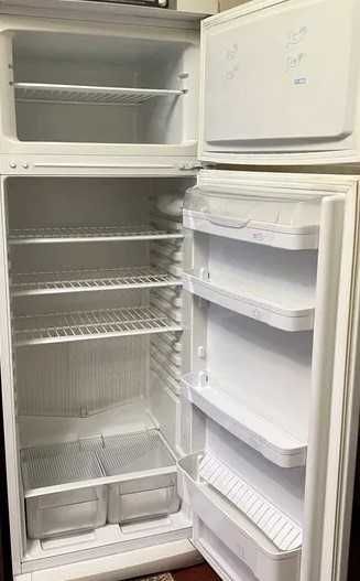 холодильник двокамерний