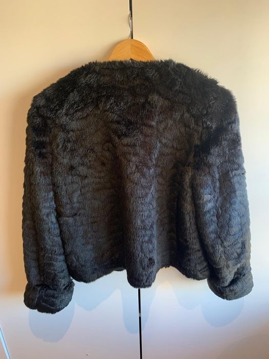 Casaco de pêlo preto Tam. M da Zara