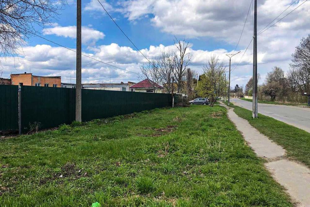 Продаж комерційного приміщення 477 м2. 25 соток