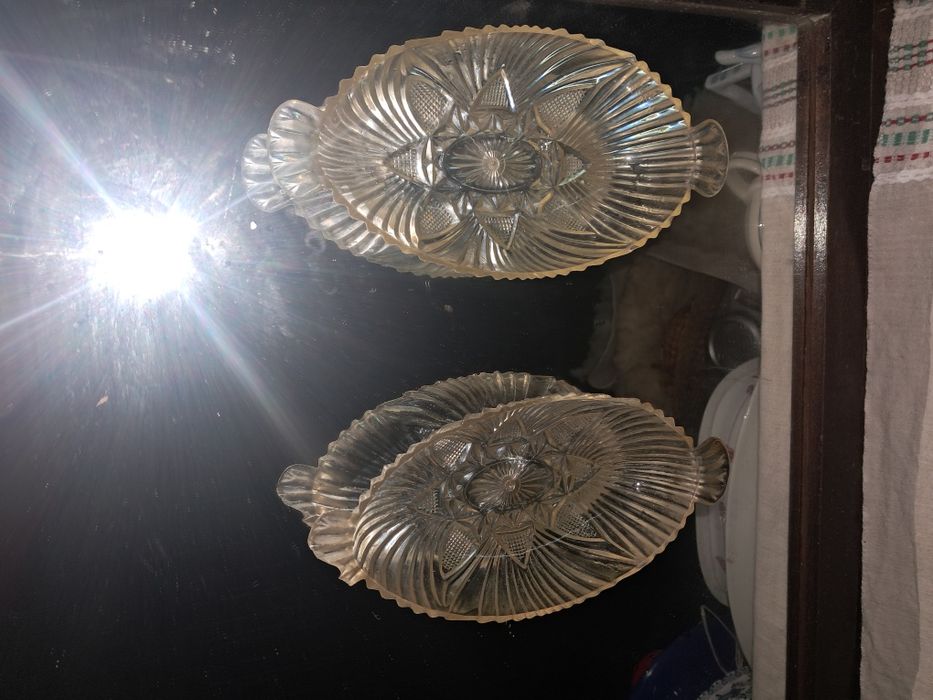 Duas tracessas pequenas em plastico