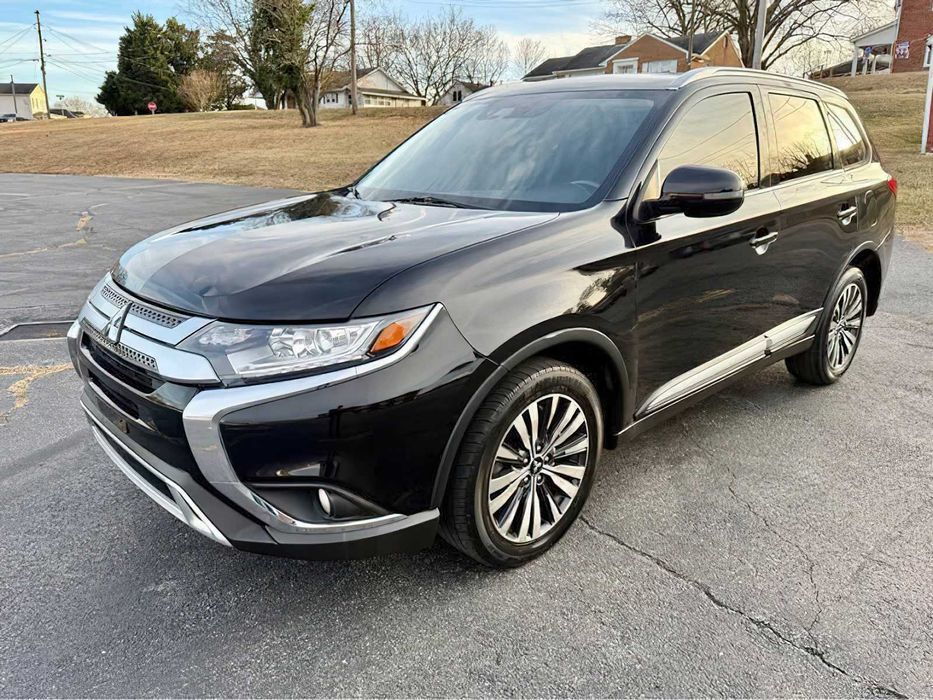 Mitsubishi Outlander SEL      2020