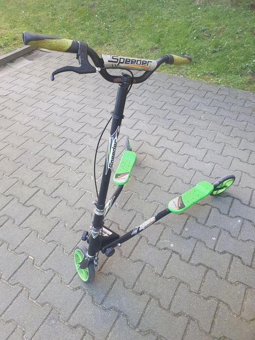 Trójkołowa wyczynowa hulajnoga