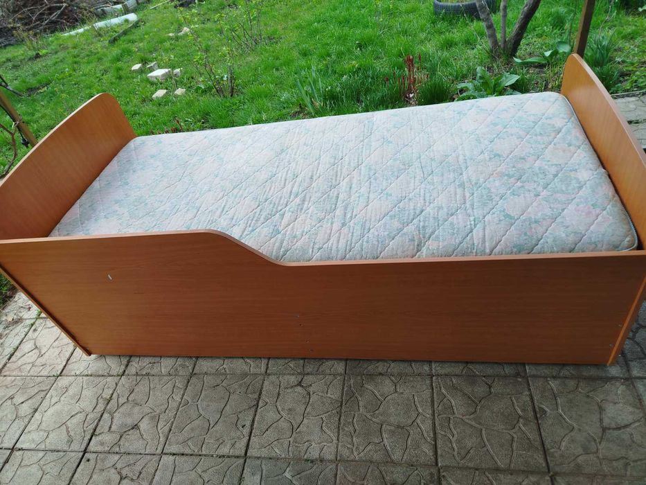 Кровать для детей и подростков