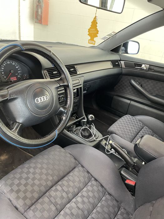 Audi A6 Avant 2.5 V6 TDI | Troco por motociclo