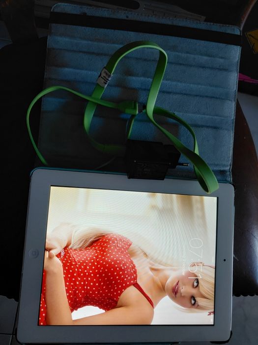 Tablet aple 12p c/ carregador/capa impecavel
