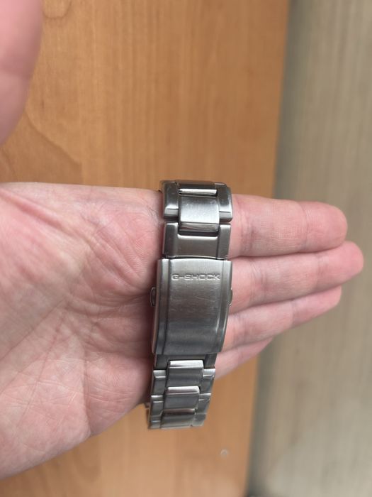 Casio g-shock gst-w110d