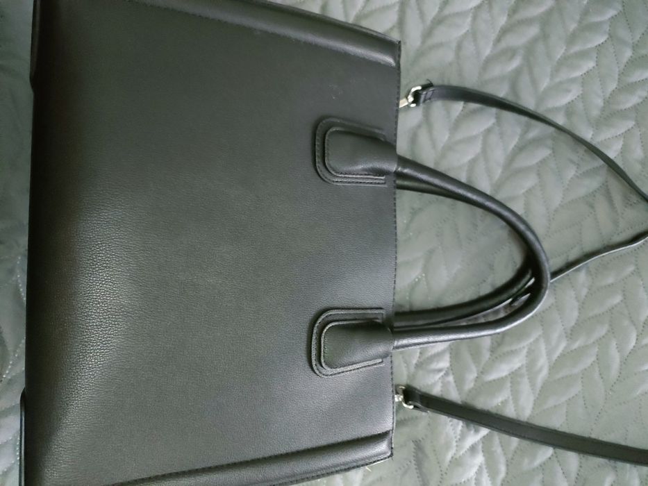 Mala preta Stradivarius