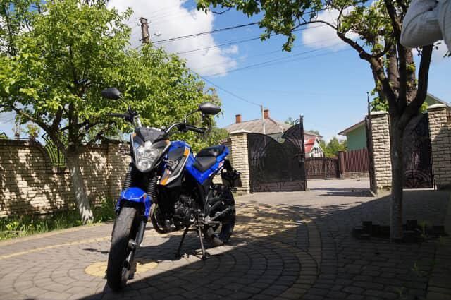 Продаж мотоцикл Spark