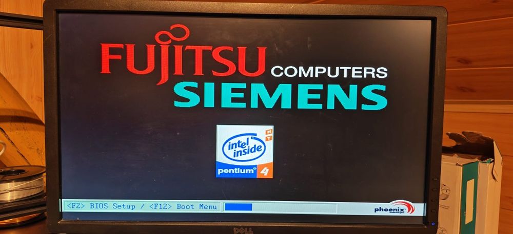 Komputer stacjonarny Fujitsu Esprimo P5905 | 4GB RAM | Windows XP PRO
