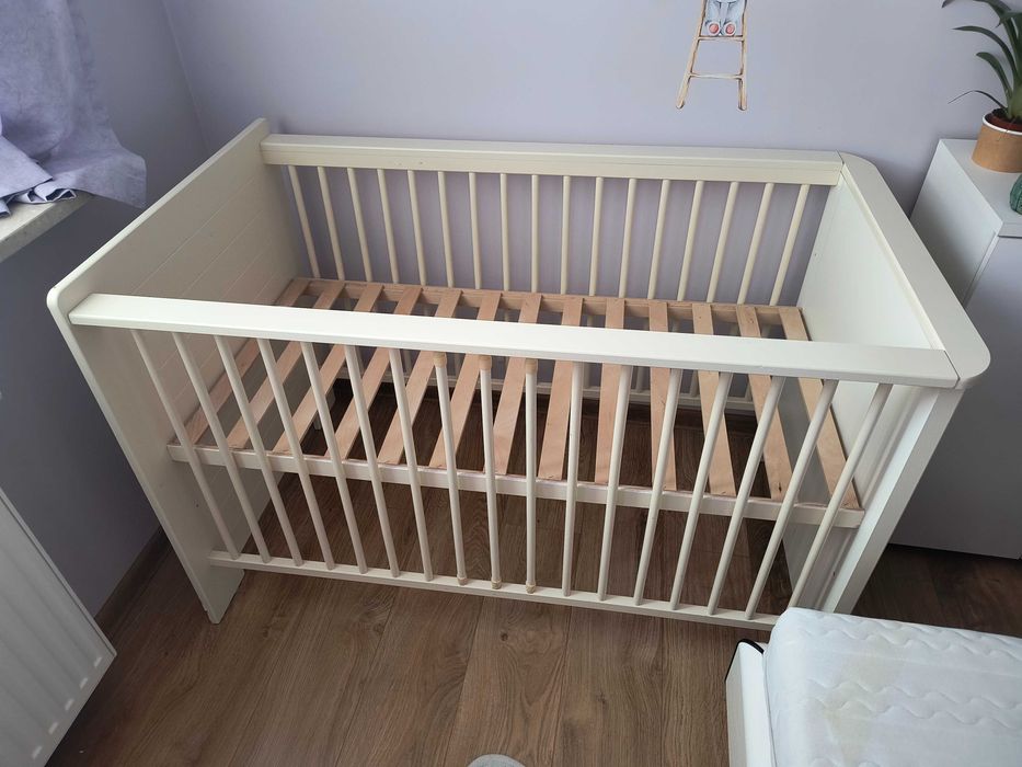 Solidne drewniane łóżeczko dziecięce 120x60