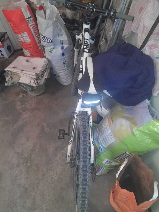 Bicicleta roda 26 Marca CUBE