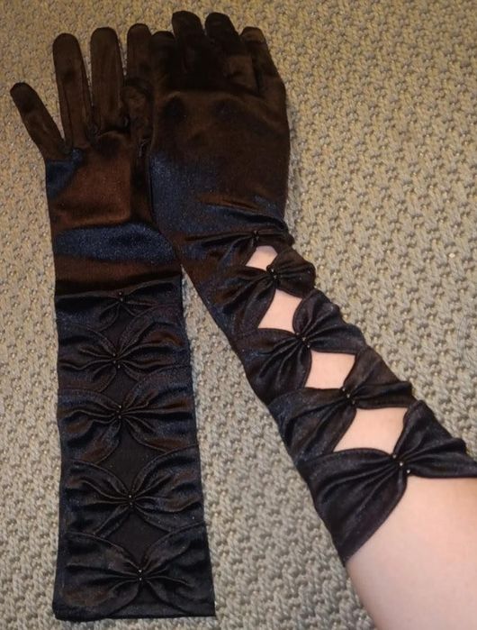 Czarne długie aksamitne  rękawiczki