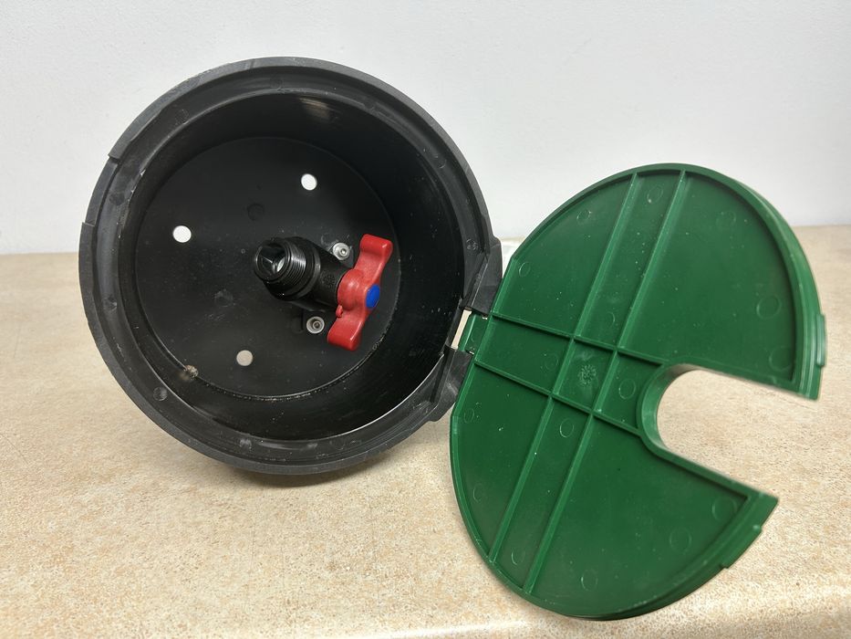 Skrzynka przyłączeniowa BRADAS z zaworem do nawadniania