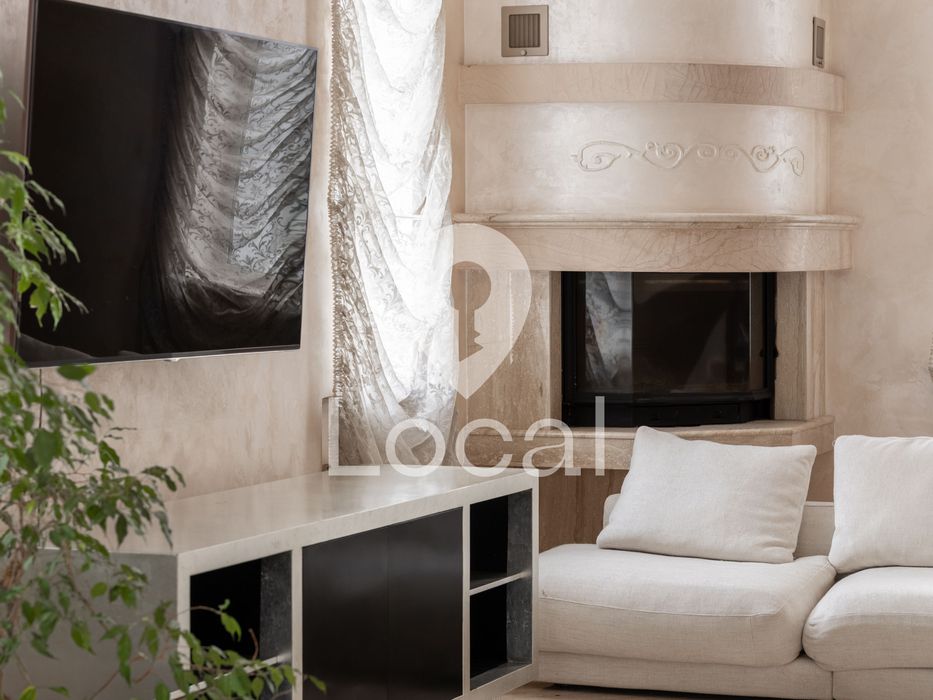 АВТОНОМНИЙ БУДИНОК 365 м² | Новообухівська траса | 15 кВт + Генератор