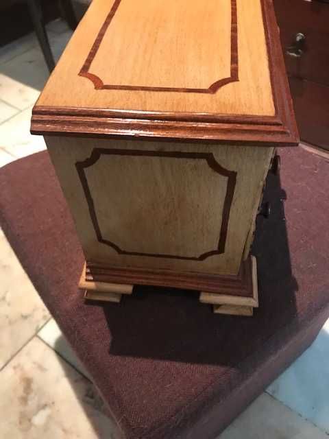 Comoda de gavetas - brinquedo