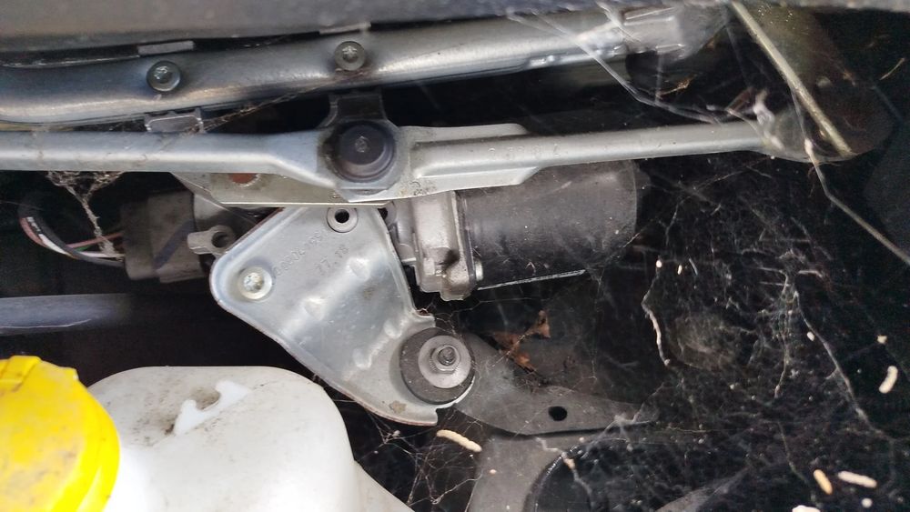 Motor limpa vidros frente RENAULT Twingo III (BCM_)