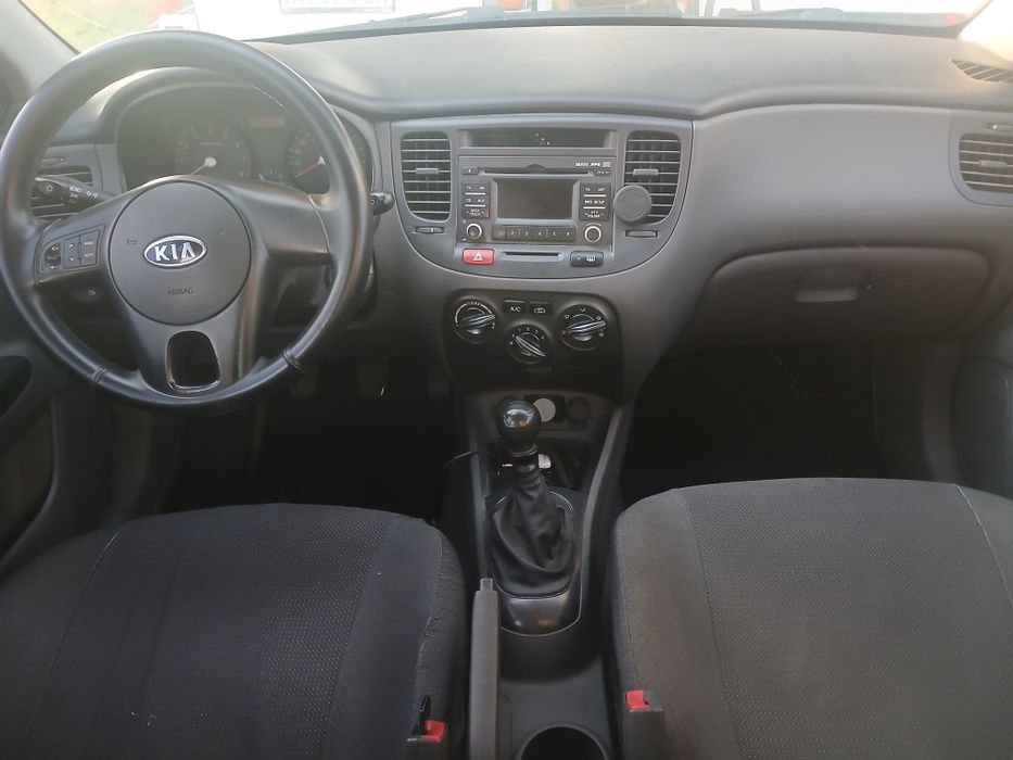 Продаж авто Kia Rio 2010