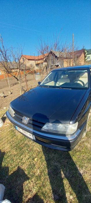 Автомобіль Peugeot 605