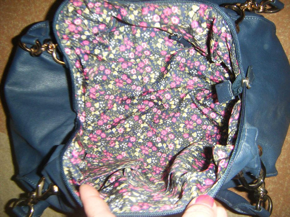 Синяя сумка-хобо на двух ручках