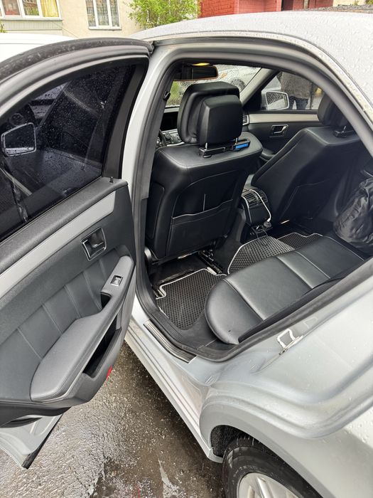 Продам Mercedes - Benz E200 W212