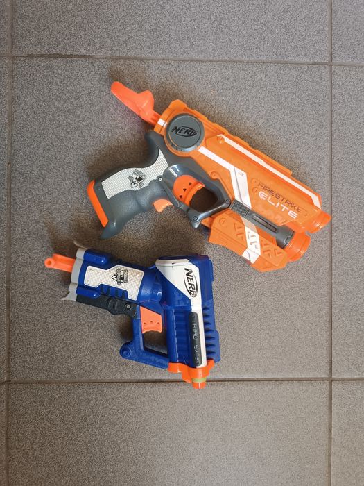 Бластери пістолети Nerf