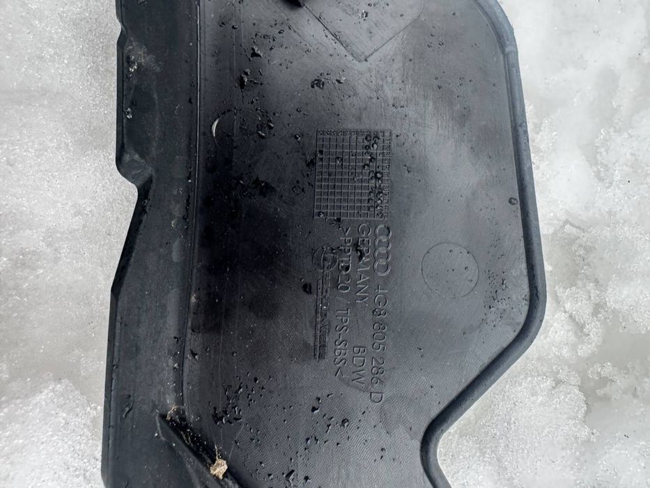 Направляючі повітря бампера  Audi A8  S8 D4(комплект)4G8805285D