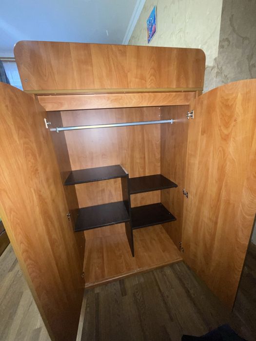 Прадам ліжко та шафа.