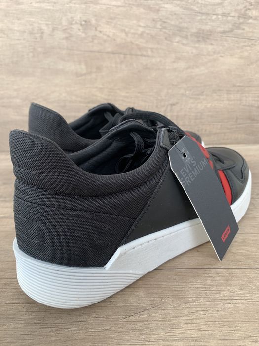 Красовки Levi’s