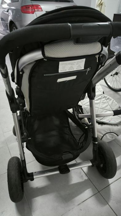 Carrinho de bebé Pierre Cardan