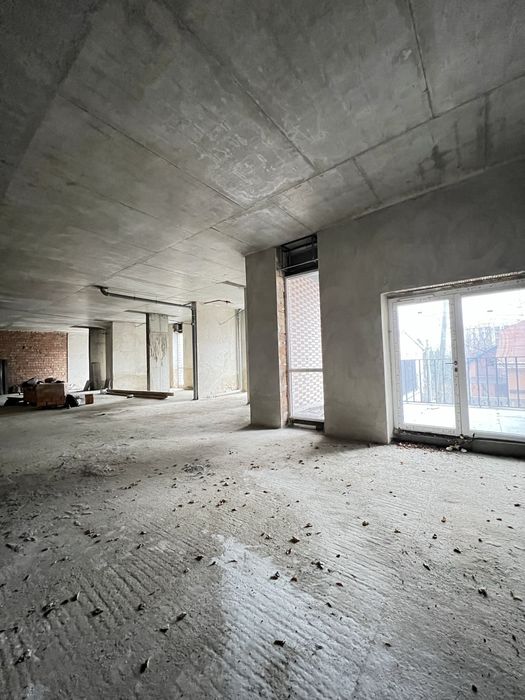 ФАСАДНЕ приміщення в новобудові, ЩЕРБАНЮКА-Г.МАЙДАНУ