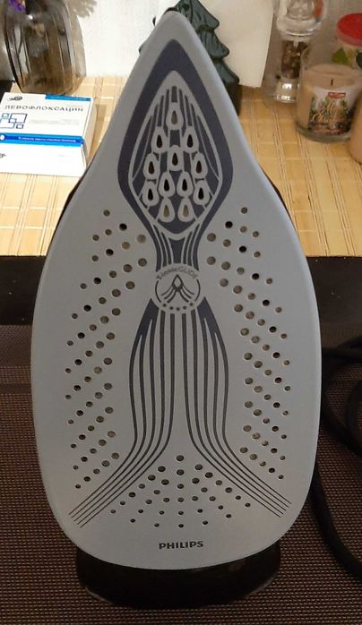 Праска Philips GC 4527