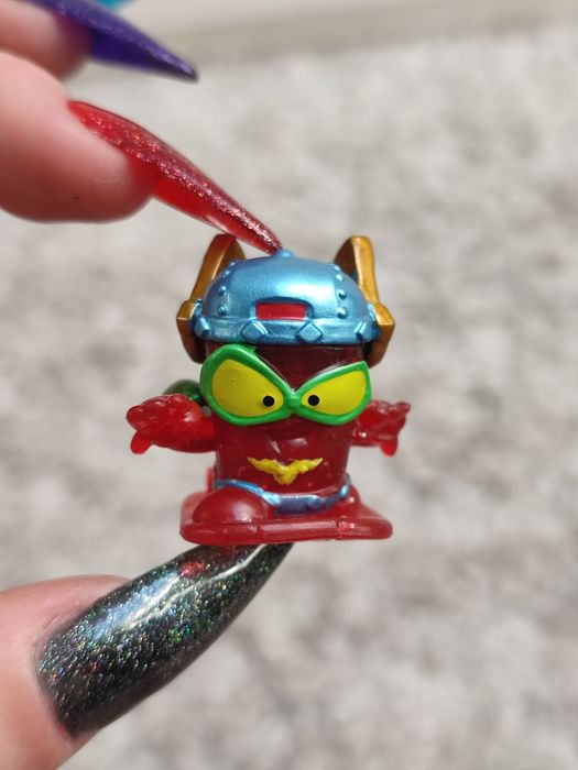 Figurka ultra rare z saszetki kid fury nowy
