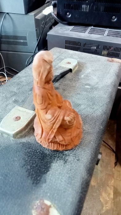 Figurka z drewna Budda