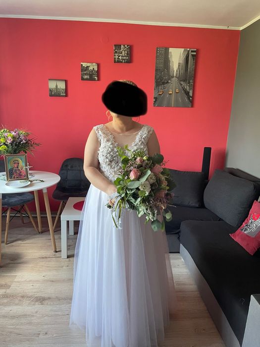 Suknia ślubna w stanie b. dobrym