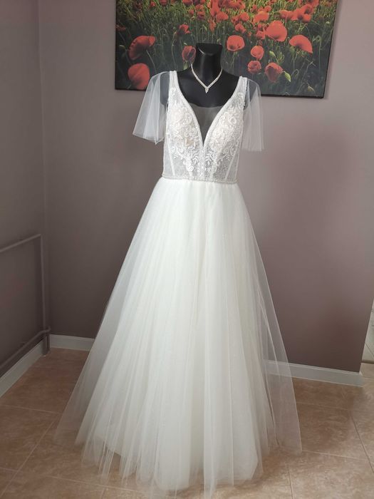 Suknia ślubna 40/42. Welon GTARIS