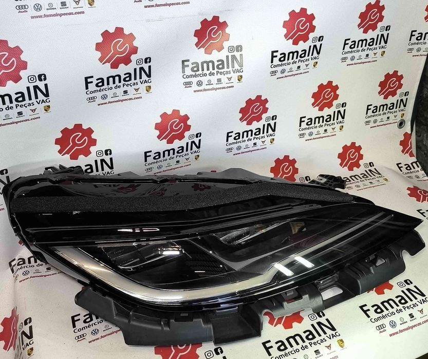 Ótica / Farol Direito TESLA MODEL 3