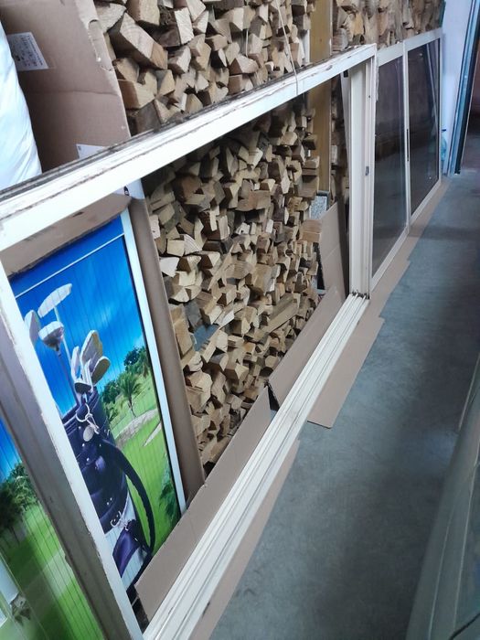 Janela de correr em alumínio com calha