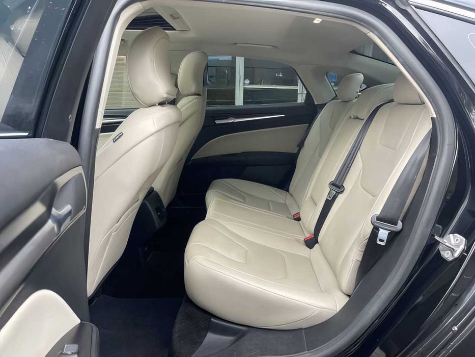 Ford Fusion      2018