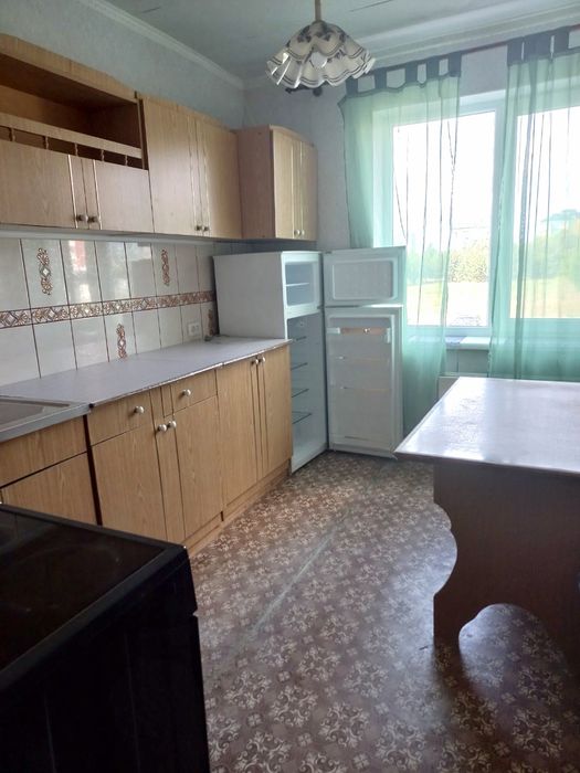 Продам 3-кімнатну квартиру 68,1 м², Вараш
