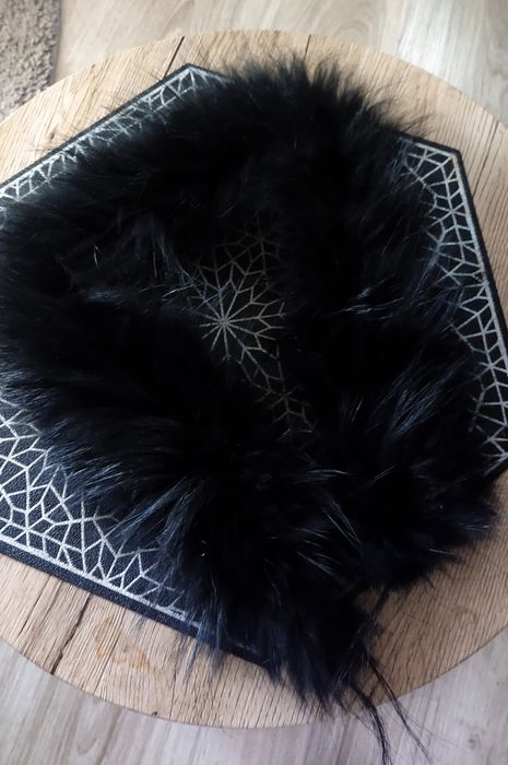 Futerko naturalne obszycie kaptura 67cm czarne